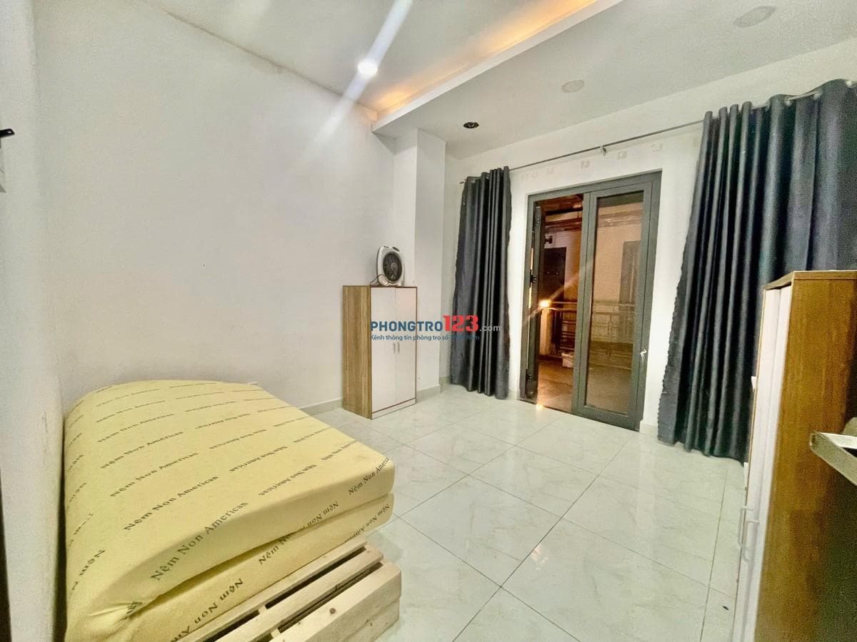 Căn Hộ 2PN + 1 Ban Công rộng 60m2 - Nguyên Tầng Nguyễn xí Gần CC Richmond